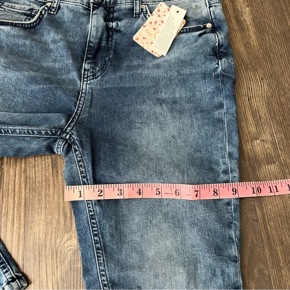 Free People NWT High Waist Skinny Distressed Jeans - Picture 13 of 15